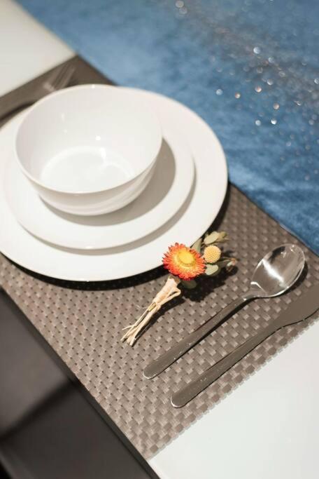 Urban Gem Sancturay - Central, Calm, Comfort Apartment Sydney