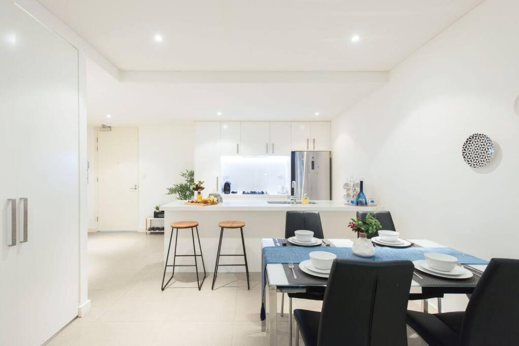 Urban Gem Sancturay - Central, Calm, Comfort Apartment *